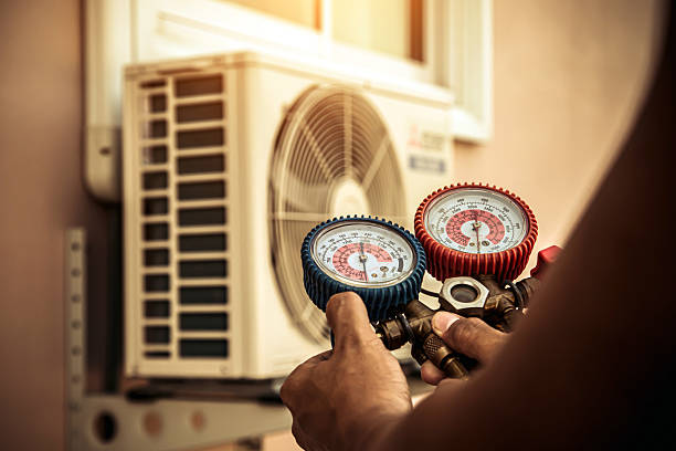 Professional Hvac technician working in Rockdale, IL